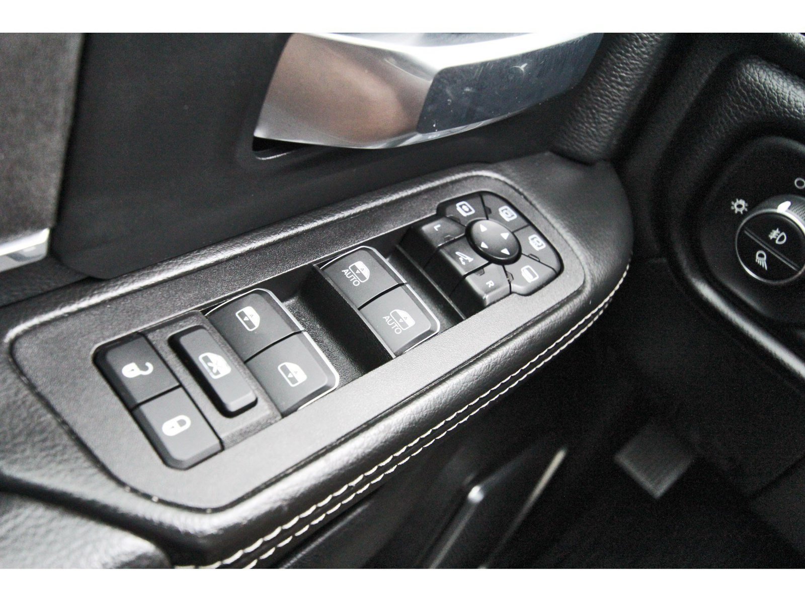 Used 2025 RAM 2500 Laramie w/ Sport Appearance Package AWD/4WD image 20