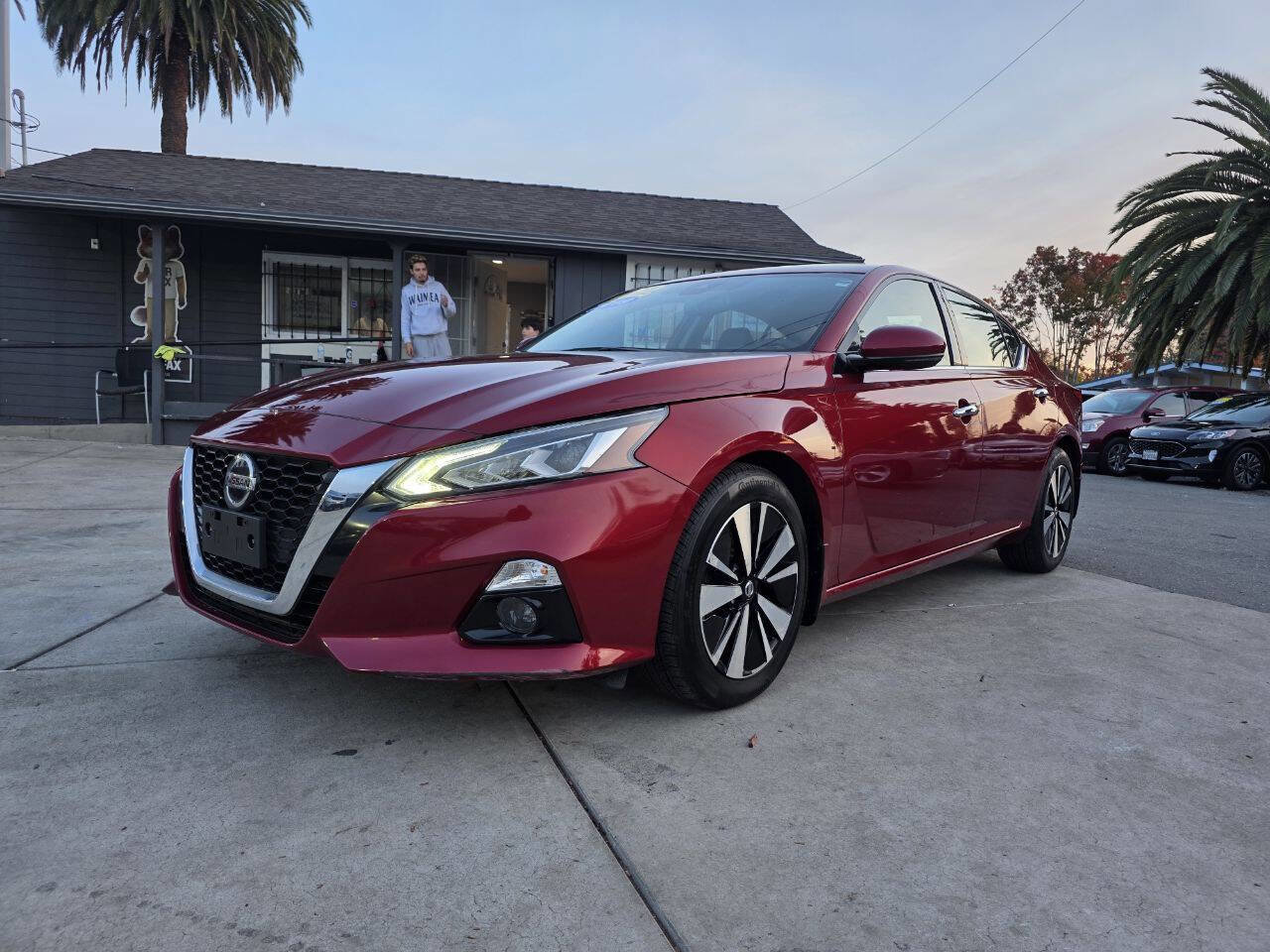 Used 2019 Nissan Altima 2.5 SL image 1