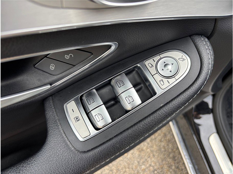 Used 2019 Mercedes-Benz C 300 C 300 Sedan 4D image 21
