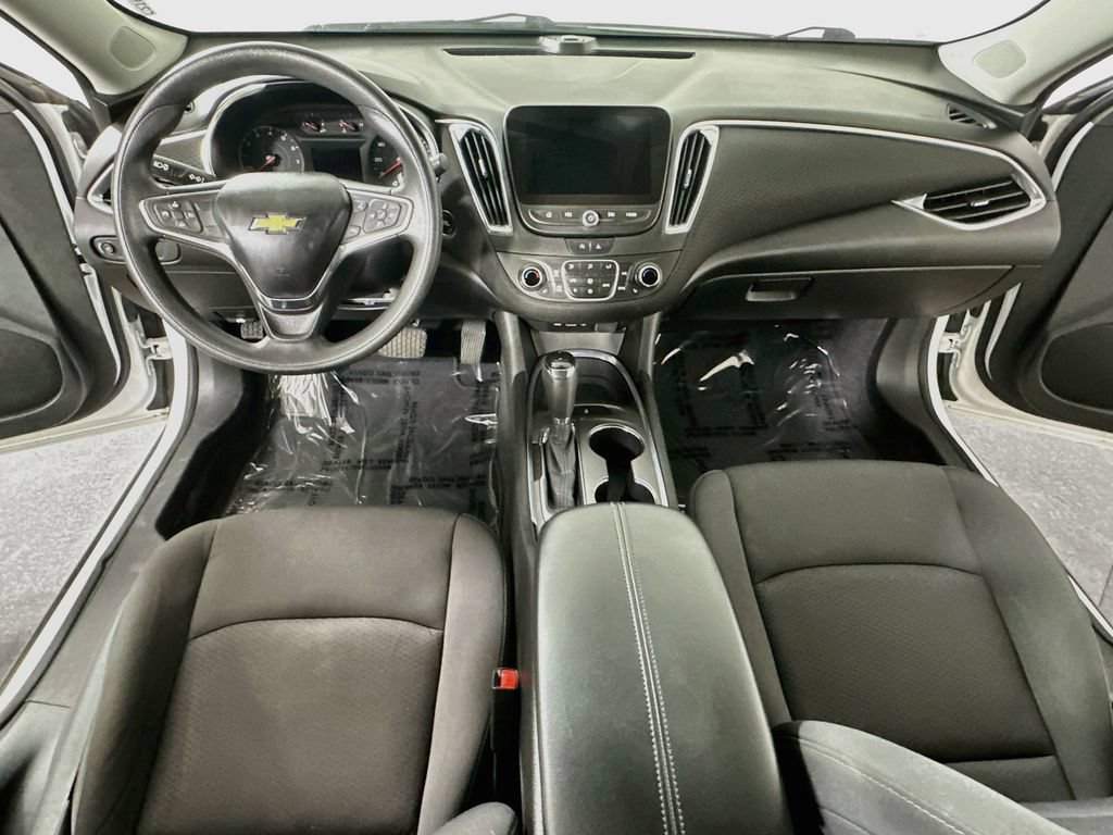 Used 2020 Chevrolet Malibu LT FWD image 16