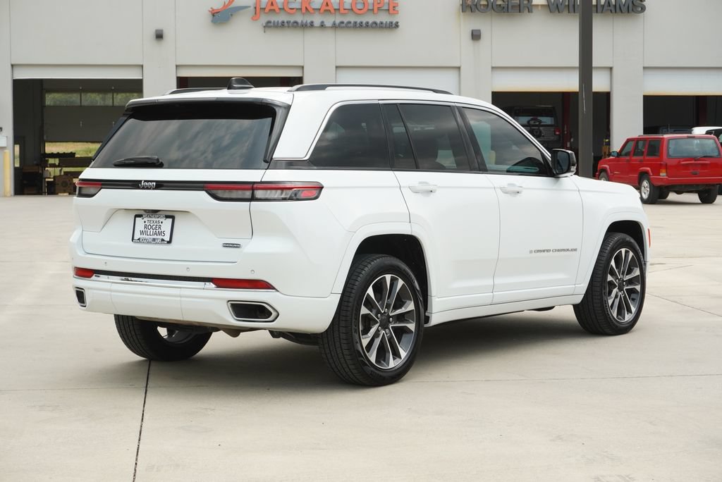 Used 2023 Jeep Grand Cherokee Overland RWD image 5