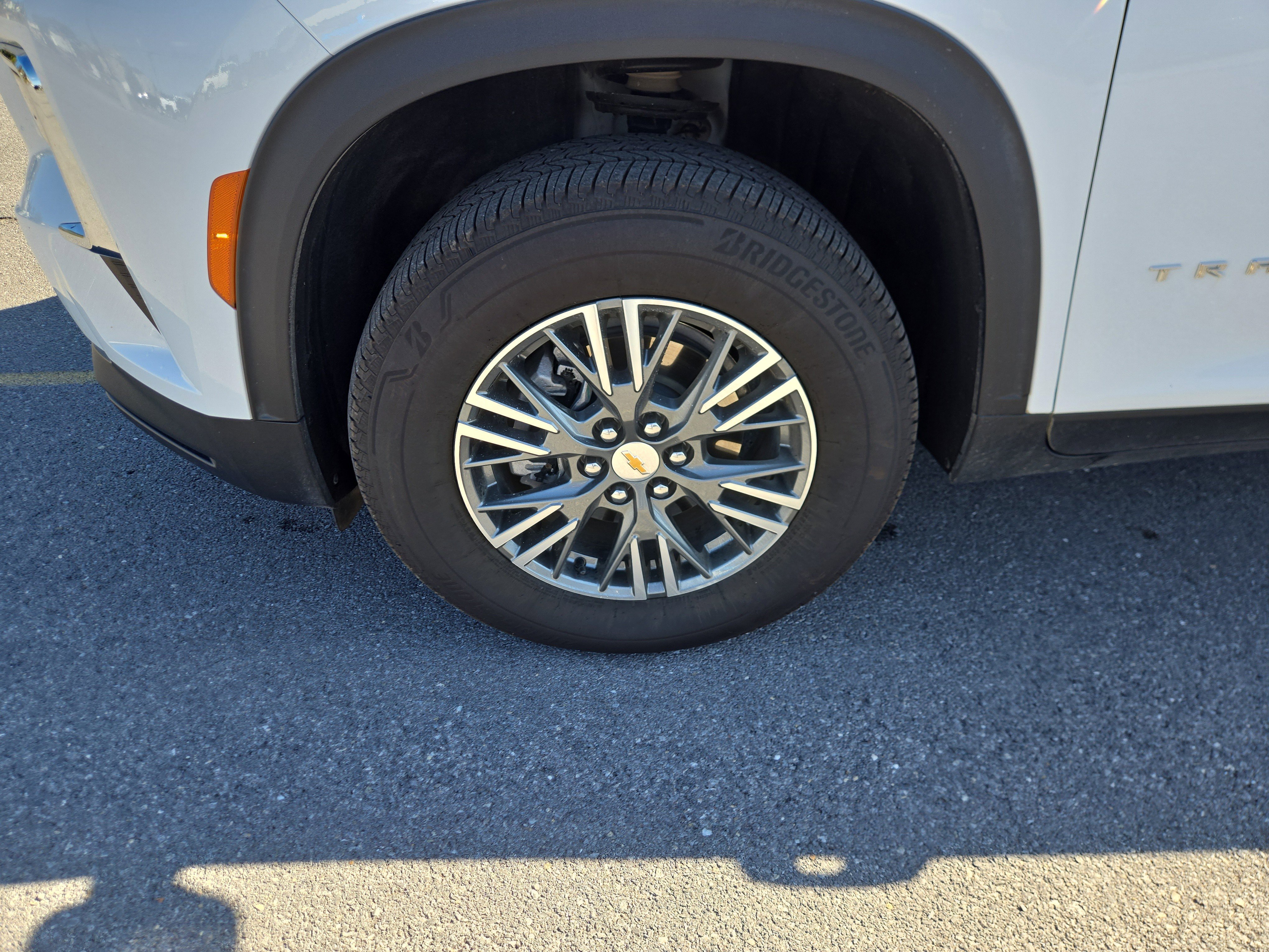 Used 2024 Chevrolet Traverse LT image 11