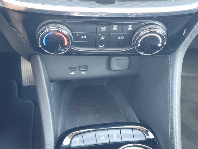 Used 2025 Buick Encore GX Sport Touring FWD image 19