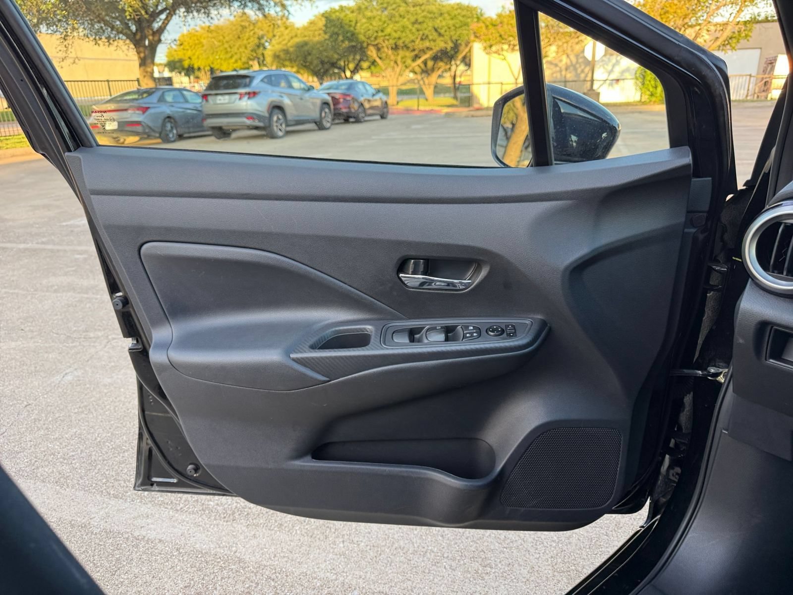 Used 2025 Nissan Versa SV FWD image 18