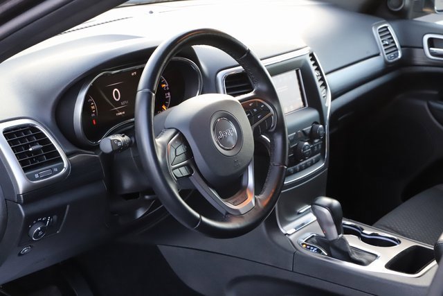 Used 2021 Jeep Grand Cherokee Laredo image 12