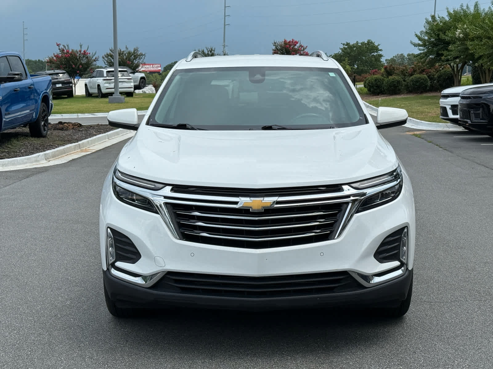Used 2022 Chevrolet Equinox Premier AWD/4WD image 8