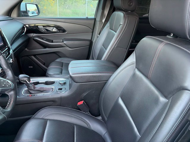 Used 2023 Chevrolet Traverse RS FWD image 8