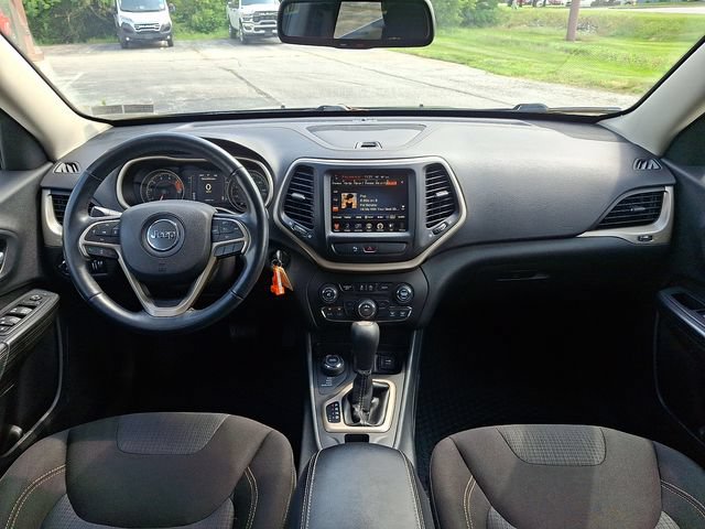 Used 2016 Jeep Cherokee Latitude w/ Safety/Convenience Group AWD/4WD image 15