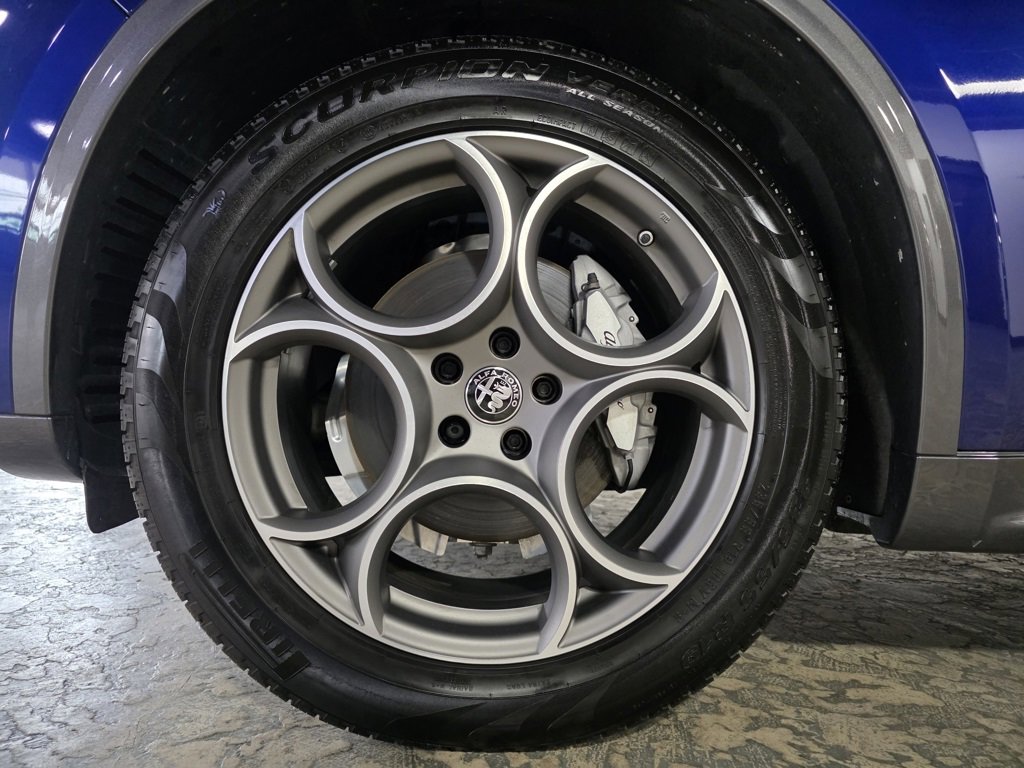 Used 2022 Alfa Romeo Stelvio Ti image 27