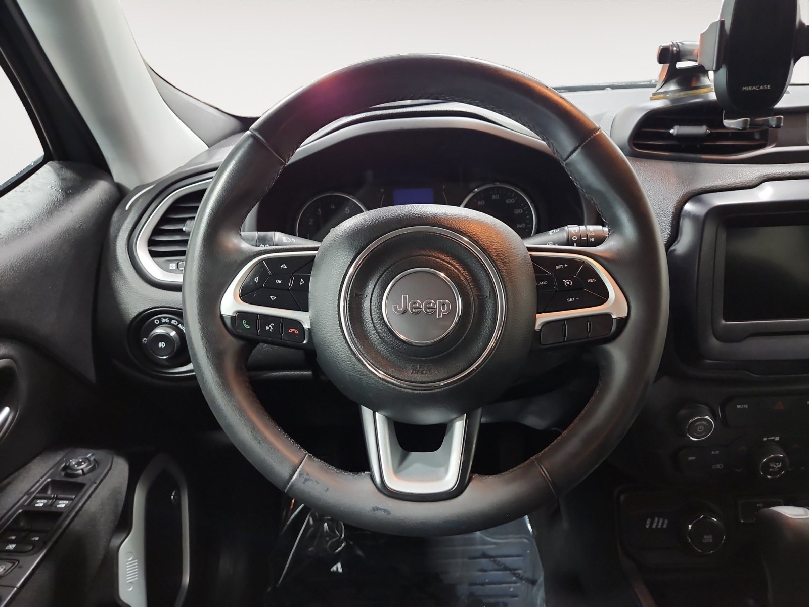 Used 2018 Jeep Renegade Latitude w/ Trailer Tow Group AWD/4WD image 12