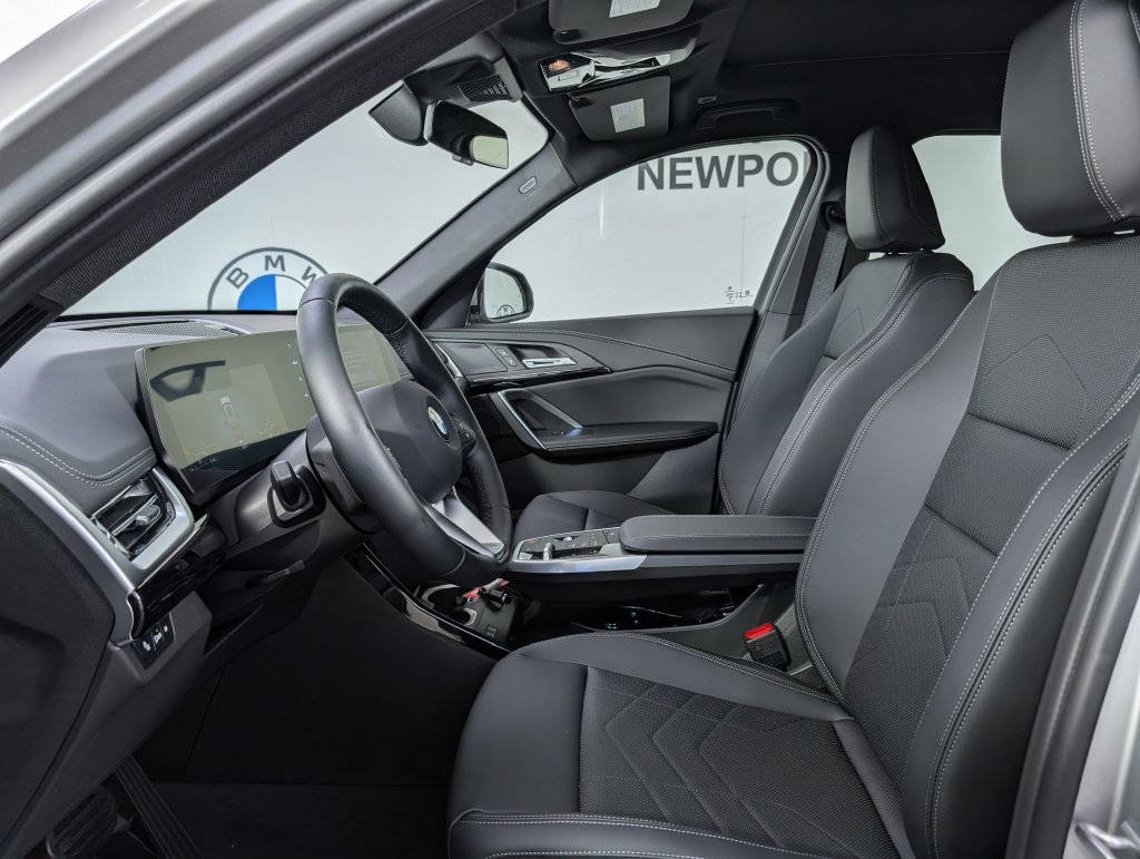 New 2026 BMW X1 xDrive28i w/ Convenience Package AWD/4WD image 2