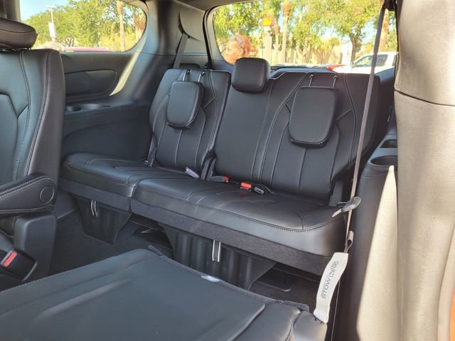 New 2026 Chrysler Pacifica Select w/ S Appearance Package FWD image 14