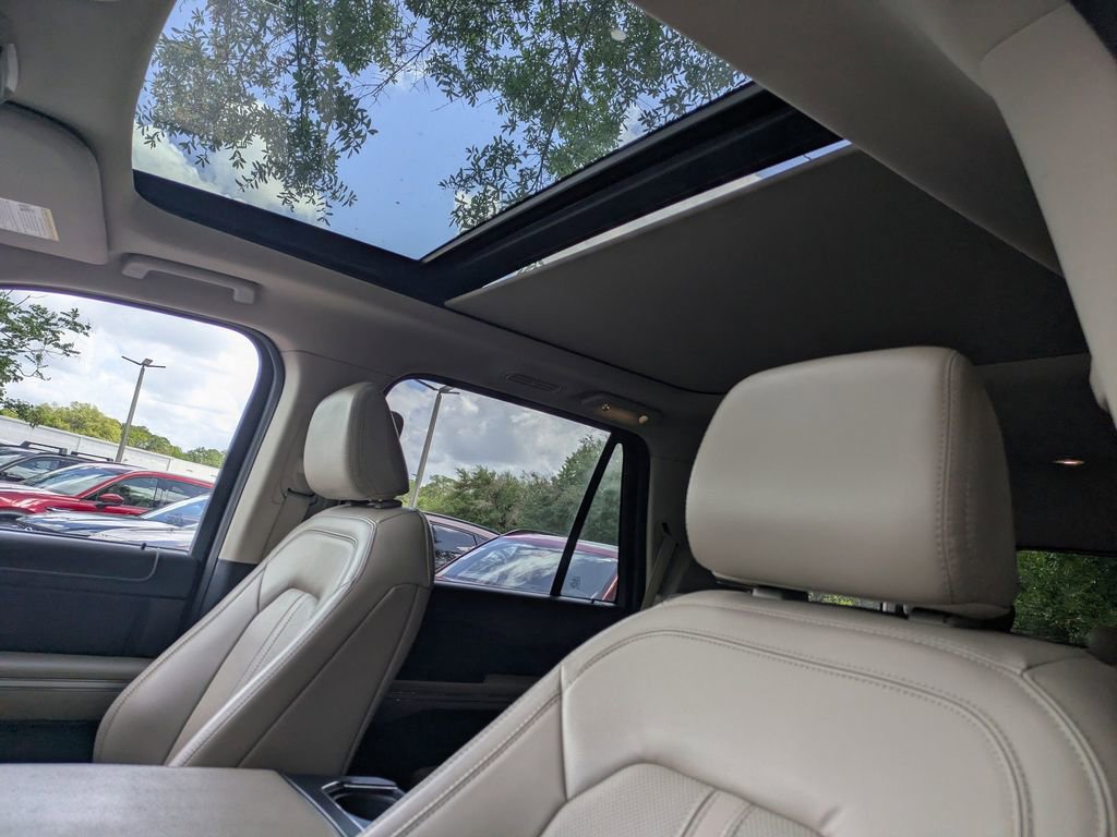Used 2022 Ford Expedition Limited image 26