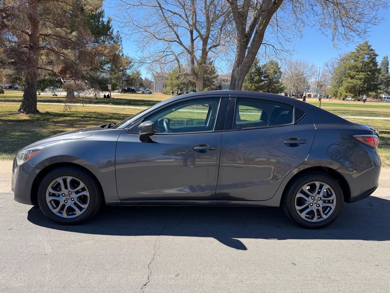 Used 2019 Toyota Yaris LE image 2