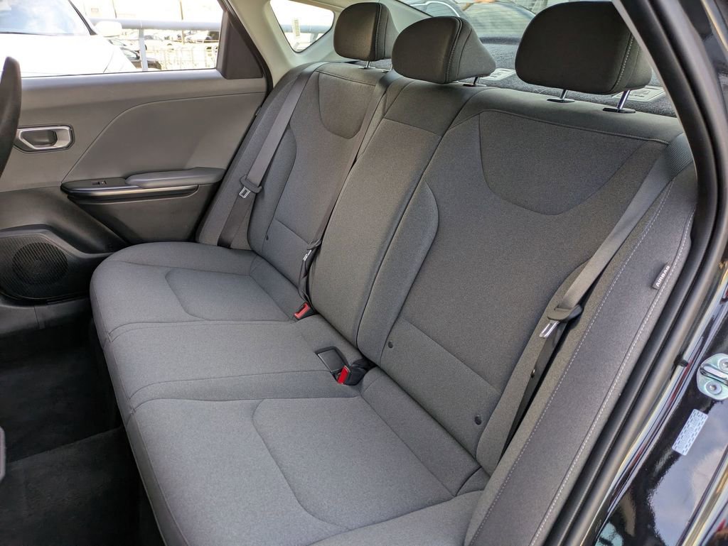 Used 2025 Kia K4 LXS image 24