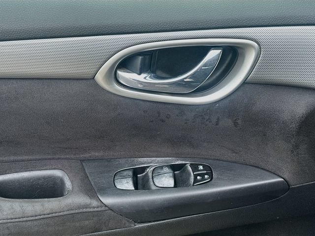 Used 2014 Nissan Sentra SR w/ SR Driver Package FWD image 17