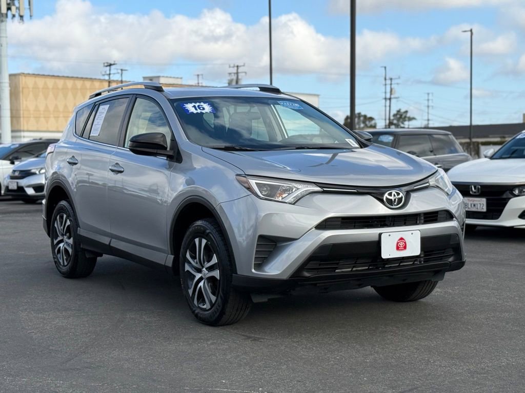Used 2016 Toyota RAV4 LE FWD image 1