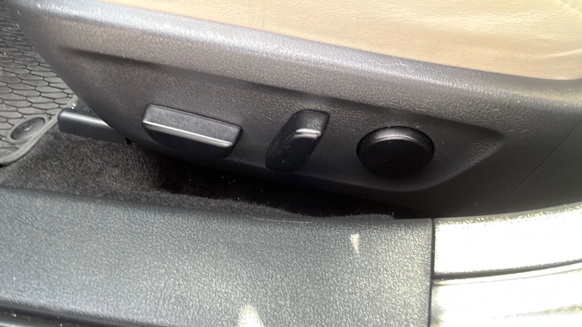 Used 2023 MAZDA MAZDA3 s image 19