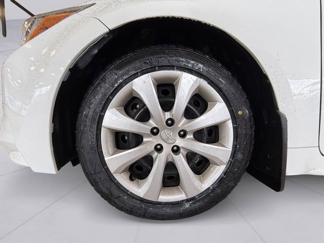 Used 2025 Toyota Corolla LE image 9