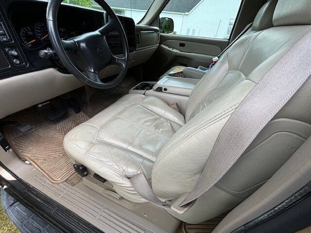Used 2001 Chevrolet Tahoe LS w/ LS Preferred Equipment Group AWD/4WD image 8