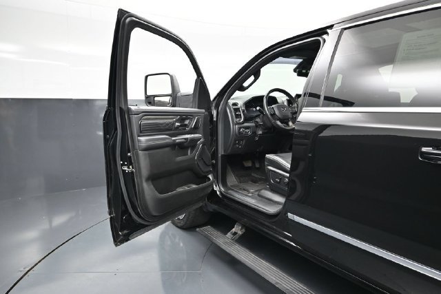 Used 2025 RAM 1500 Limited AWD/4WD image 19