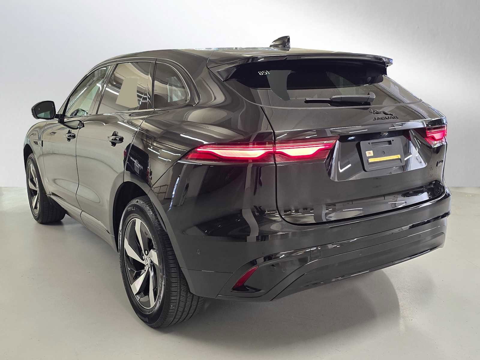 Used 2026 Jaguar F-PACE R-Dynamic S AWD/4WD image 3
