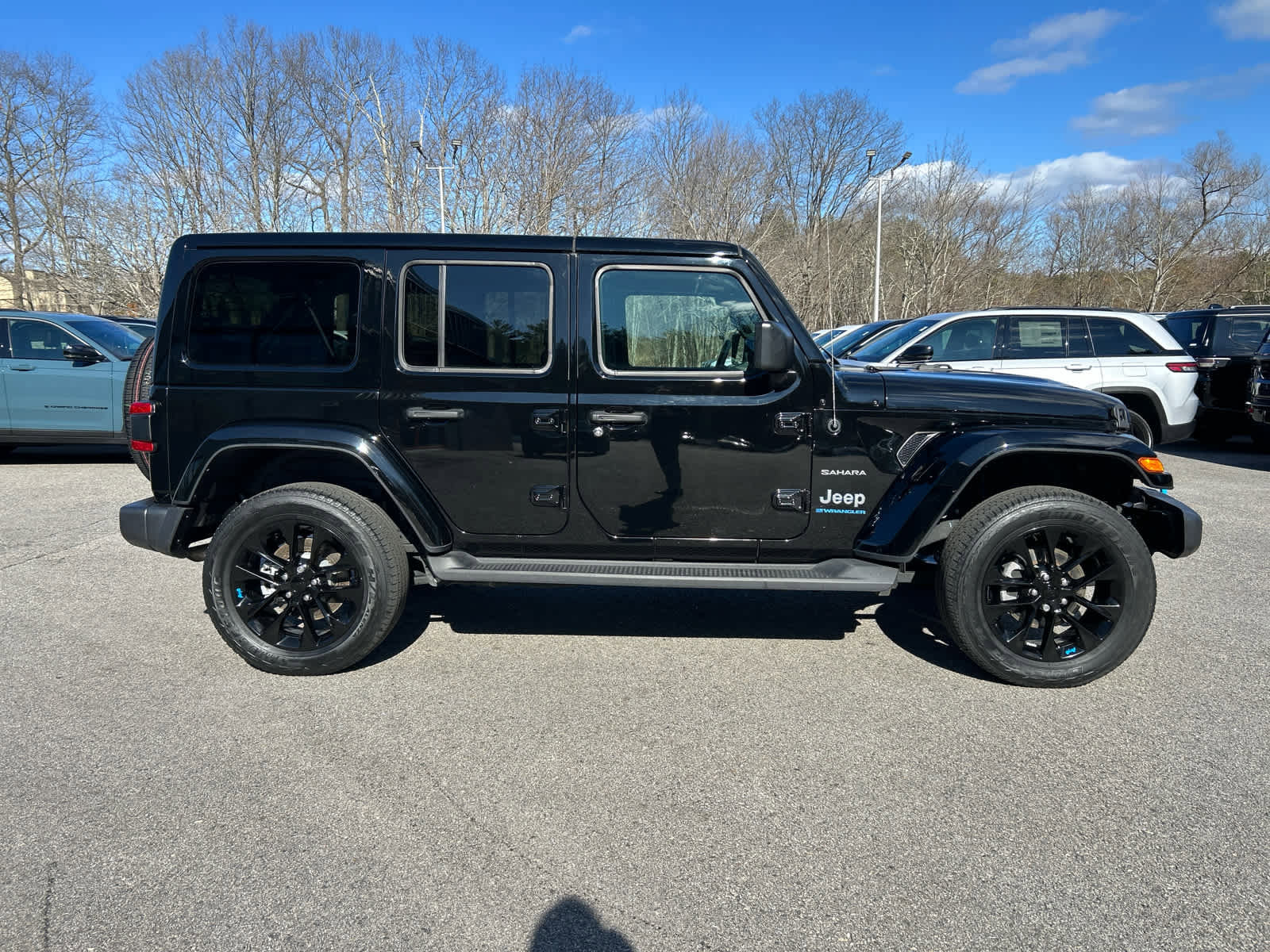 Used 2023 Jeep Wrangler Sahara w/ Cold Weather Group image 3