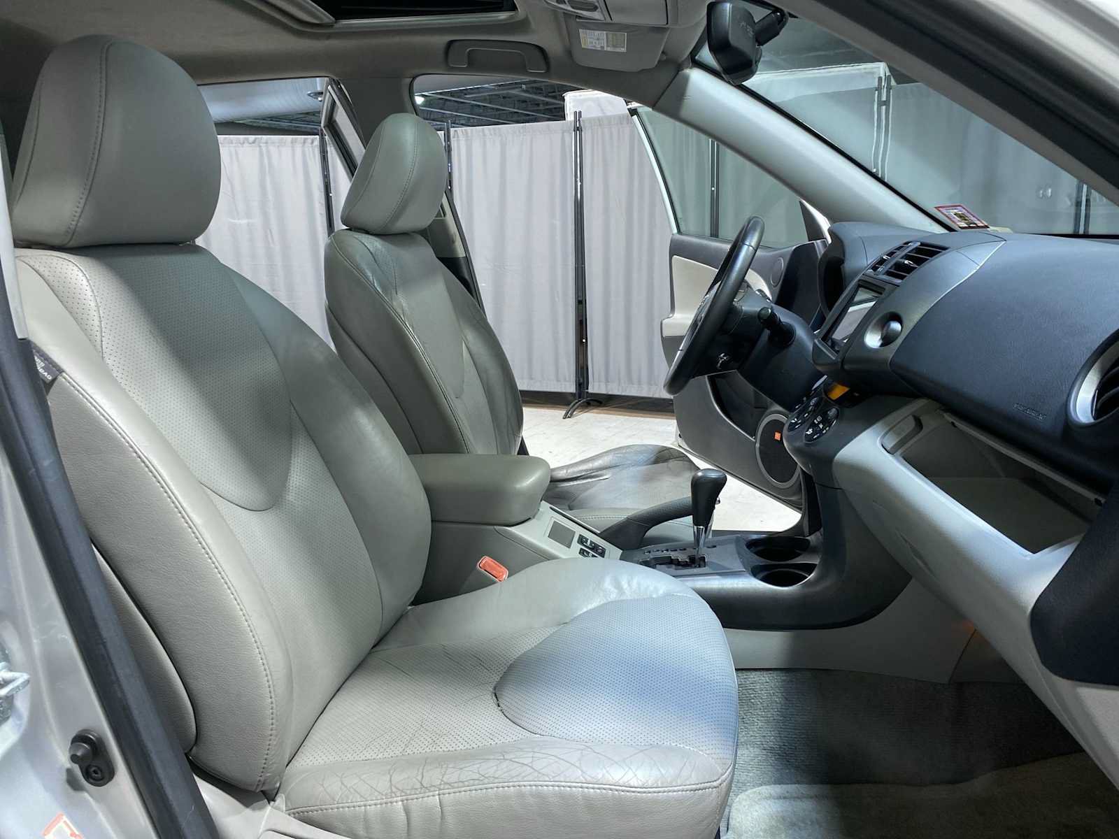 Used 2011 Toyota RAV4 Limited w/ Limited Extra Value Pkg AWD/4WD image 14