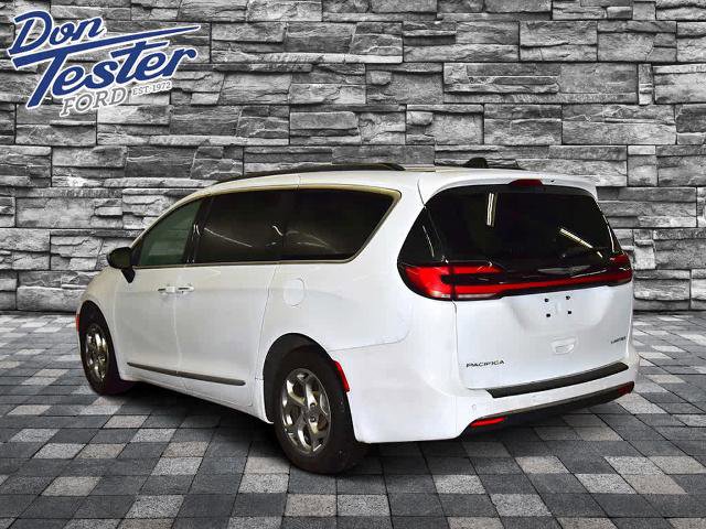 Used 2023 Chrysler Pacifica Limited image 5