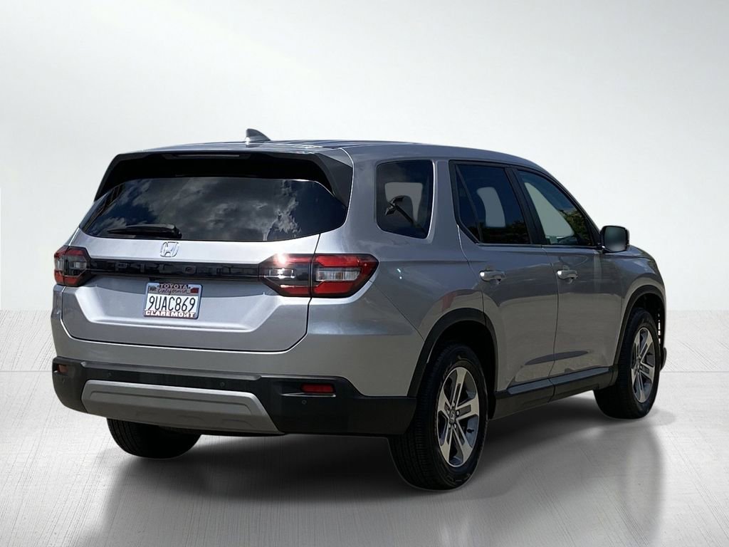 Used 2025 Honda Pilot EX-L image 8