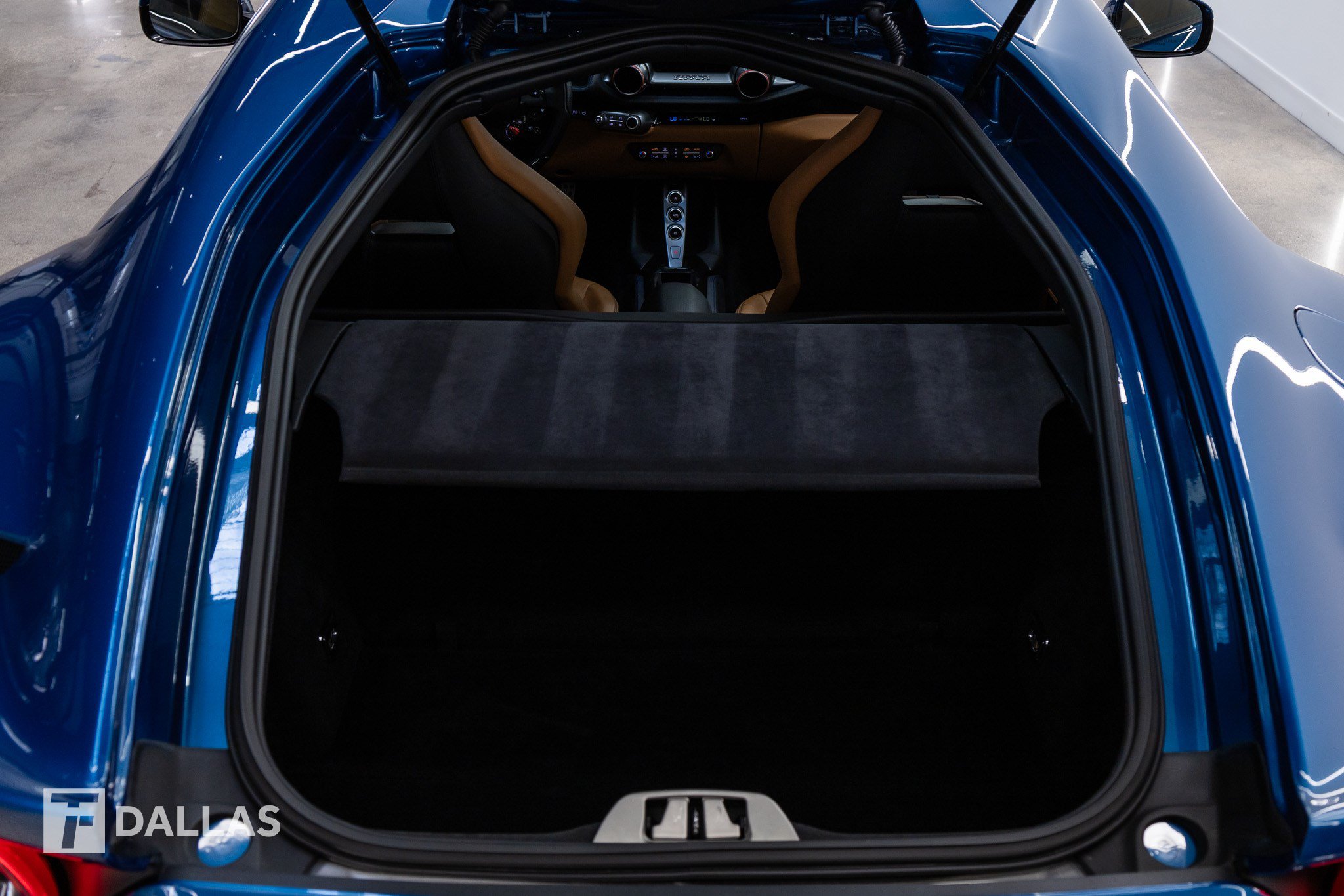 Used 2018 Ferrari 812 Superfast RWD image 19