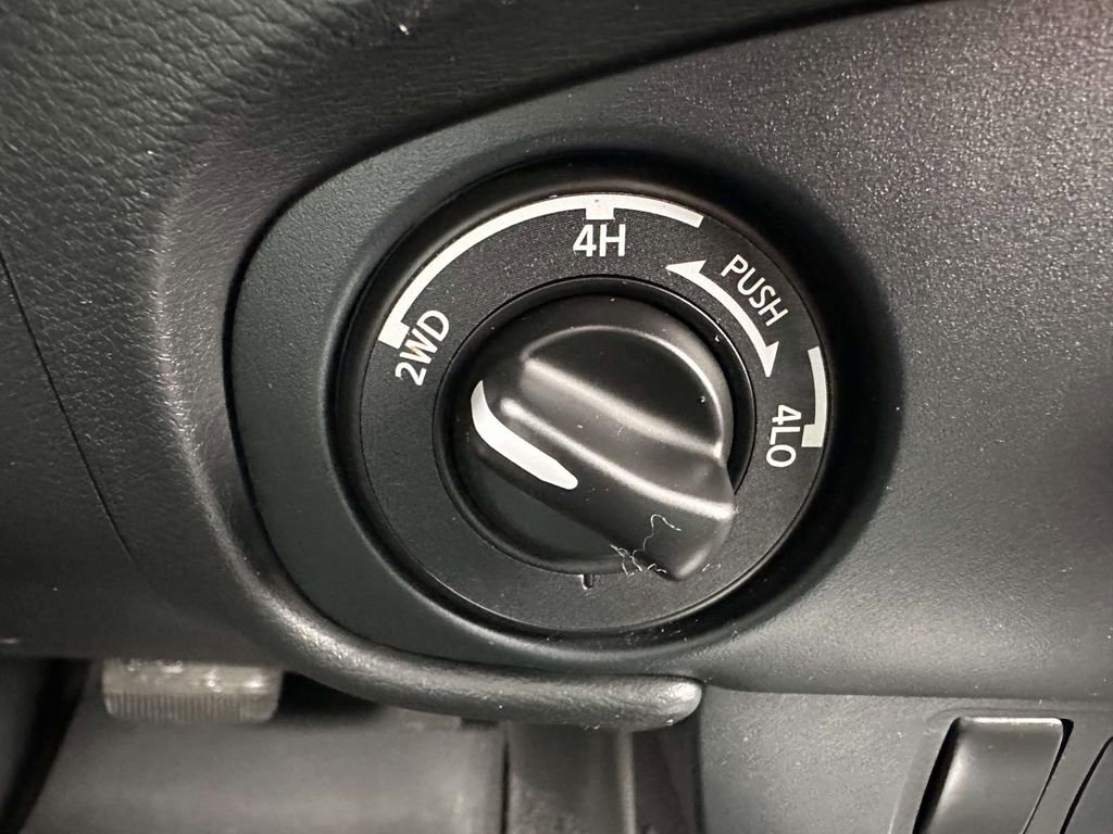 Used 2022 Nissan Frontier SV w/ Technology Package AWD/4WD image 22