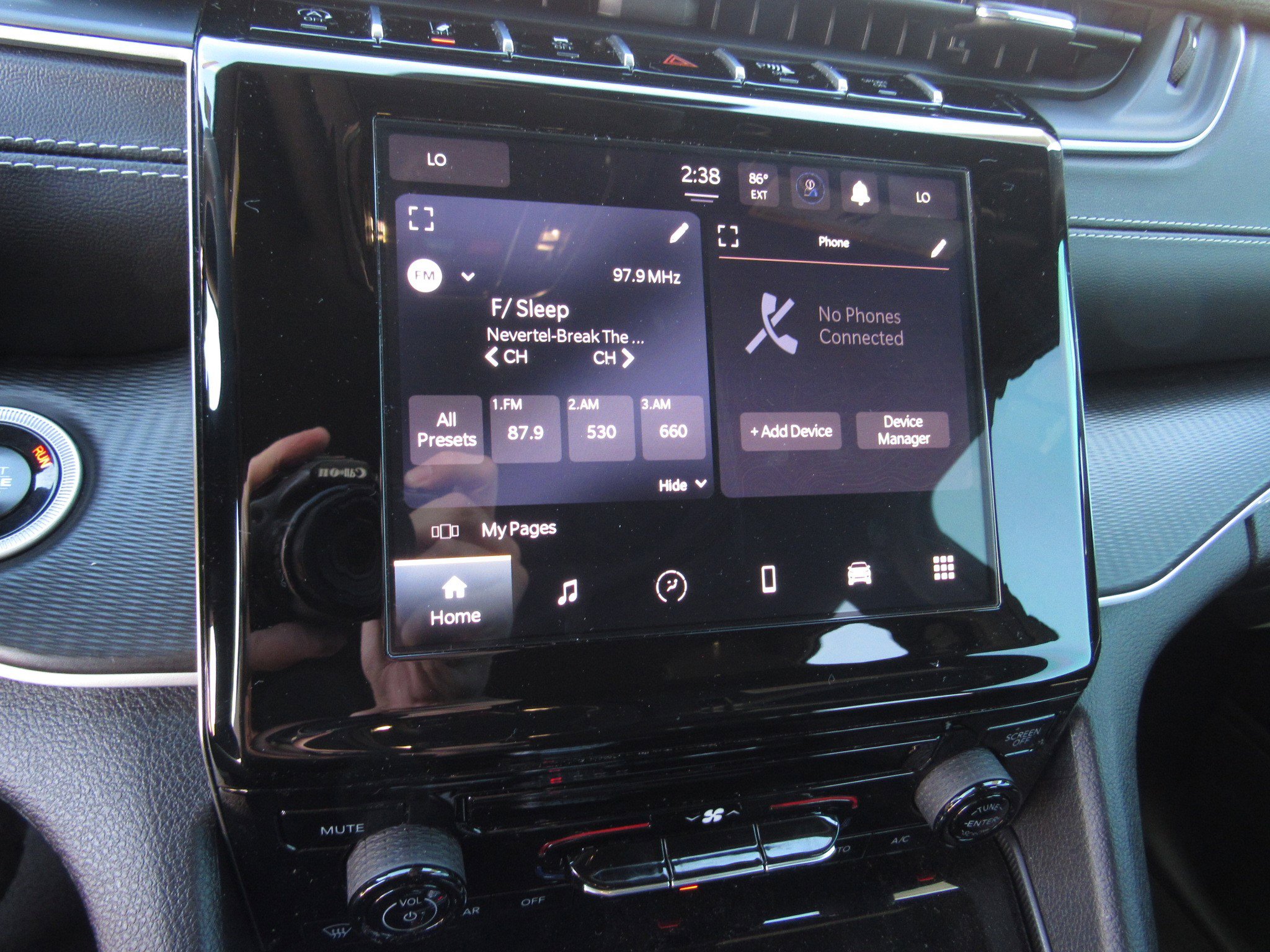 Used 2024 Jeep Grand Cherokee Laredo X w/ Trailer Tow Package image 18