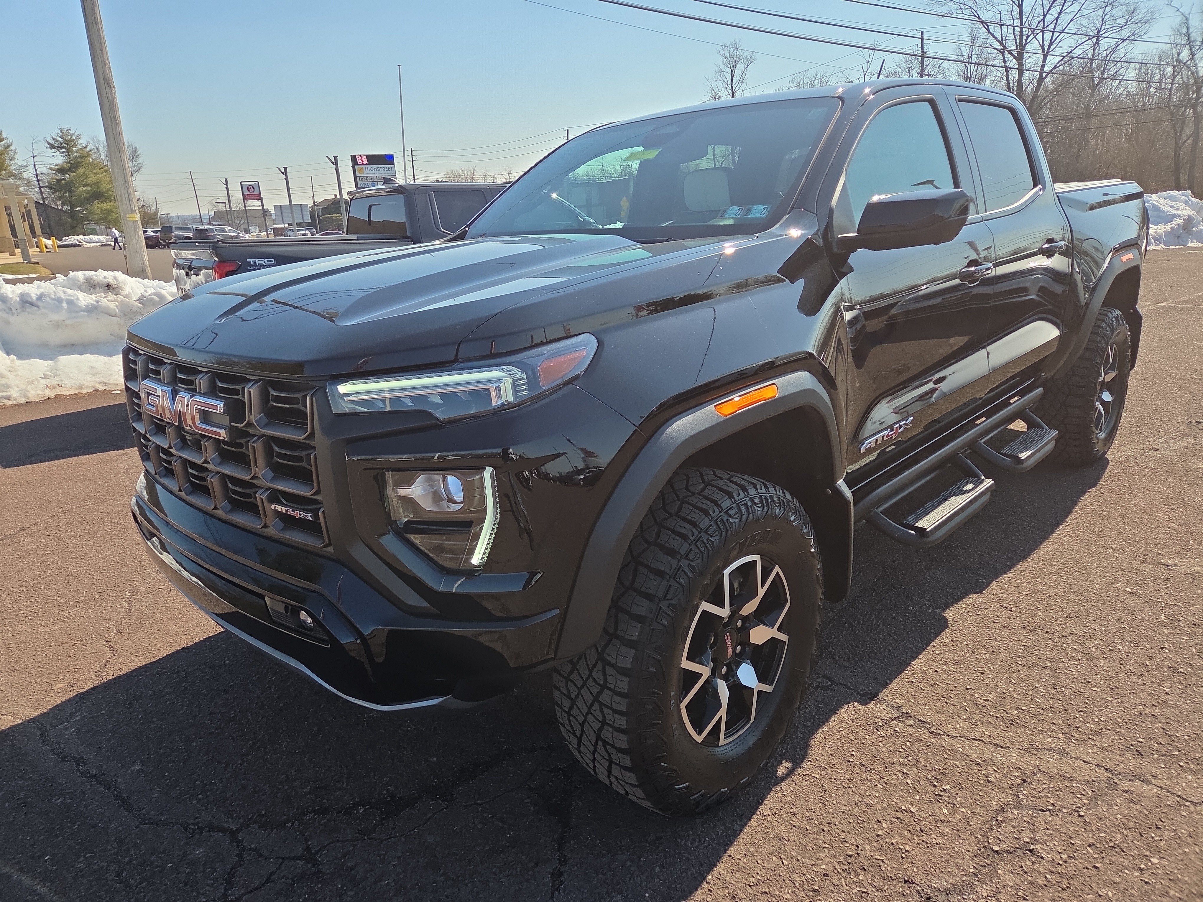 Used 2024 GMC Canyon AT4X AWD/4WD image 7