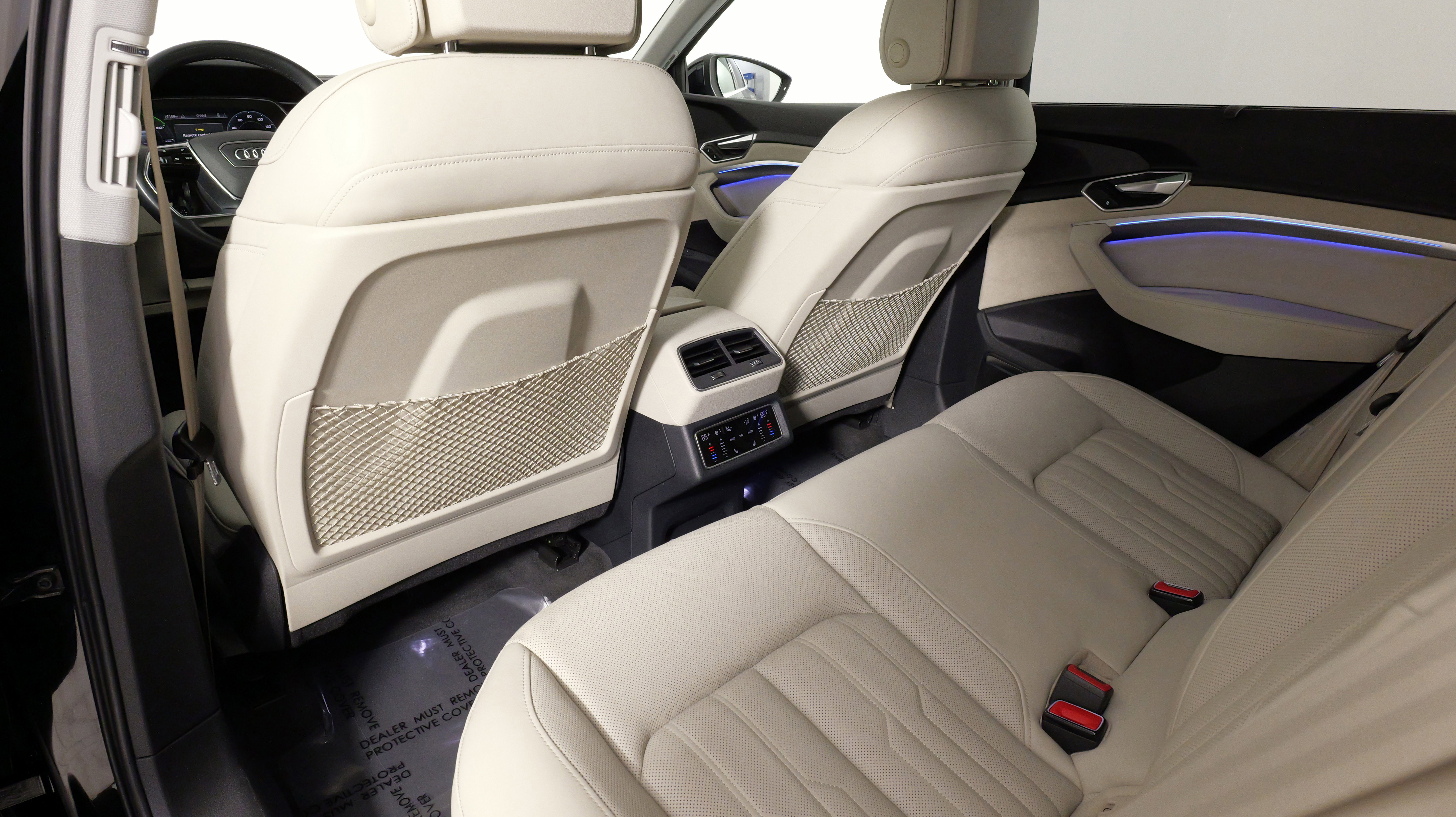 Used 2019 Audi e-tron Prestige w/ Prestige Package image 35