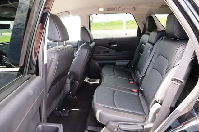 Certified 2025 Nissan Pathfinder SL AWD/4WD image 10