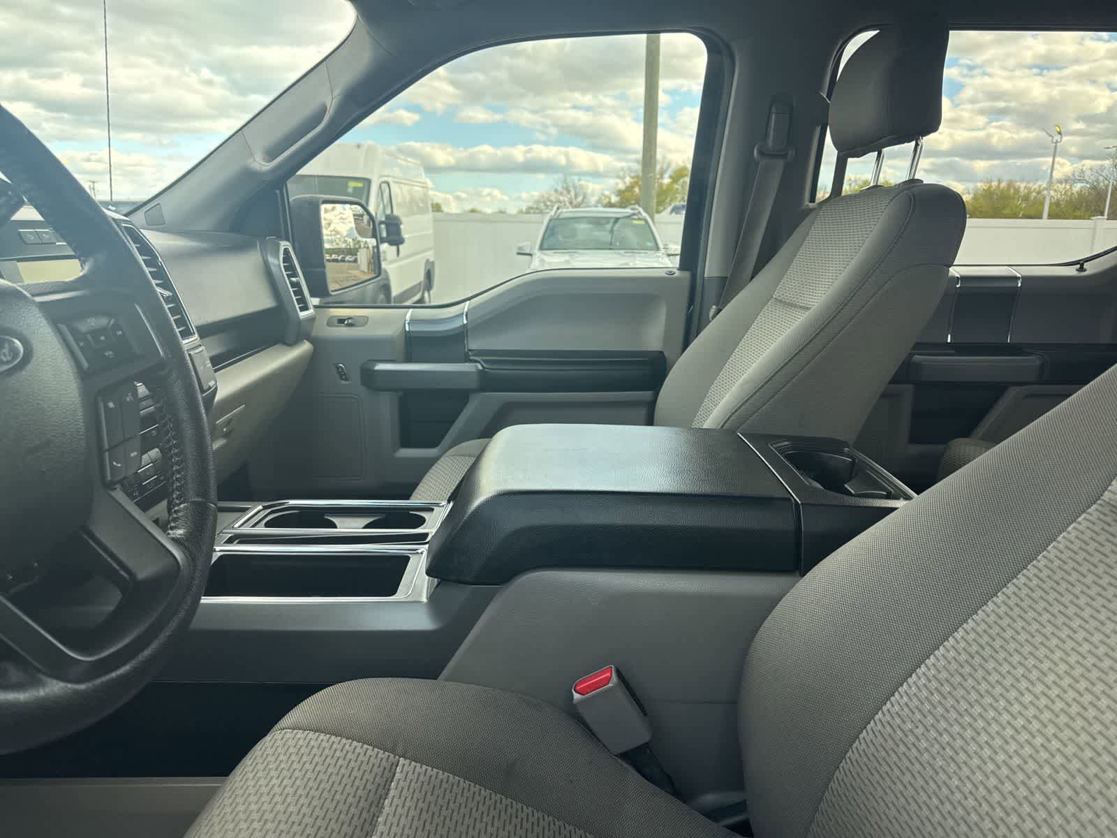Used 2015 Ford F150 XLT w/ Equipment Group 302A Luxury AWD/4WD image 30