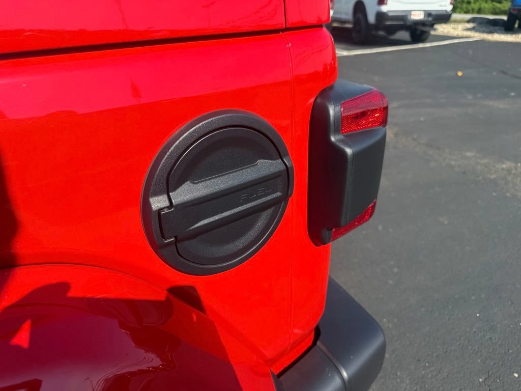 Used 2025 Jeep Wrangler Unlimited Sahara AWD/4WD image 48