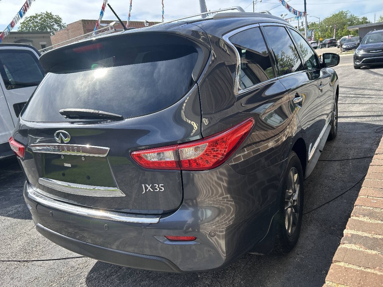 Used 2013 INFINITI JX35 AWD w/ Premium Pkg image 4