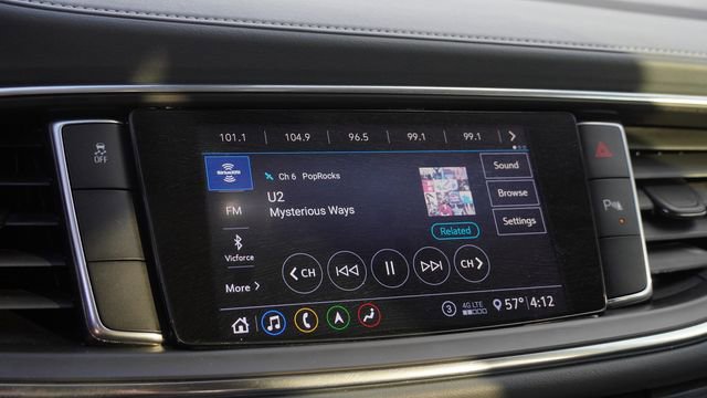 Used 2021 Buick Enclave Essence w/ Sport Touring Edition image 25