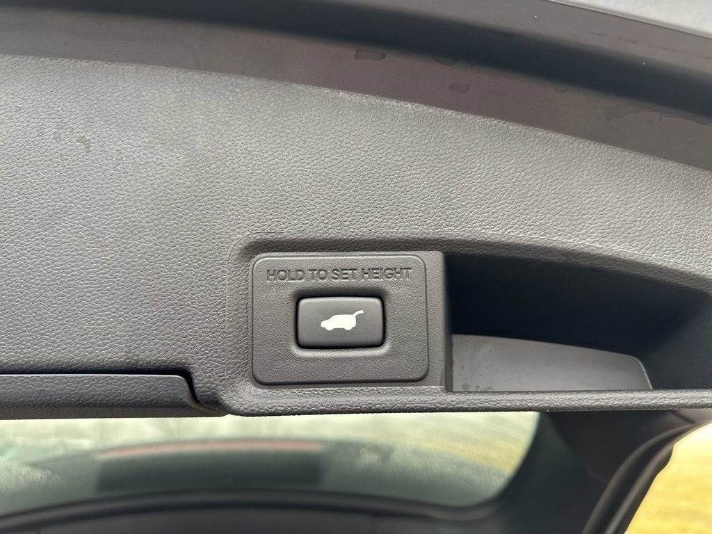 Used 2024 Acura RDX SH-AWD image 12