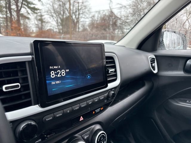 Certified 2025 Hyundai Venue Limited image 18