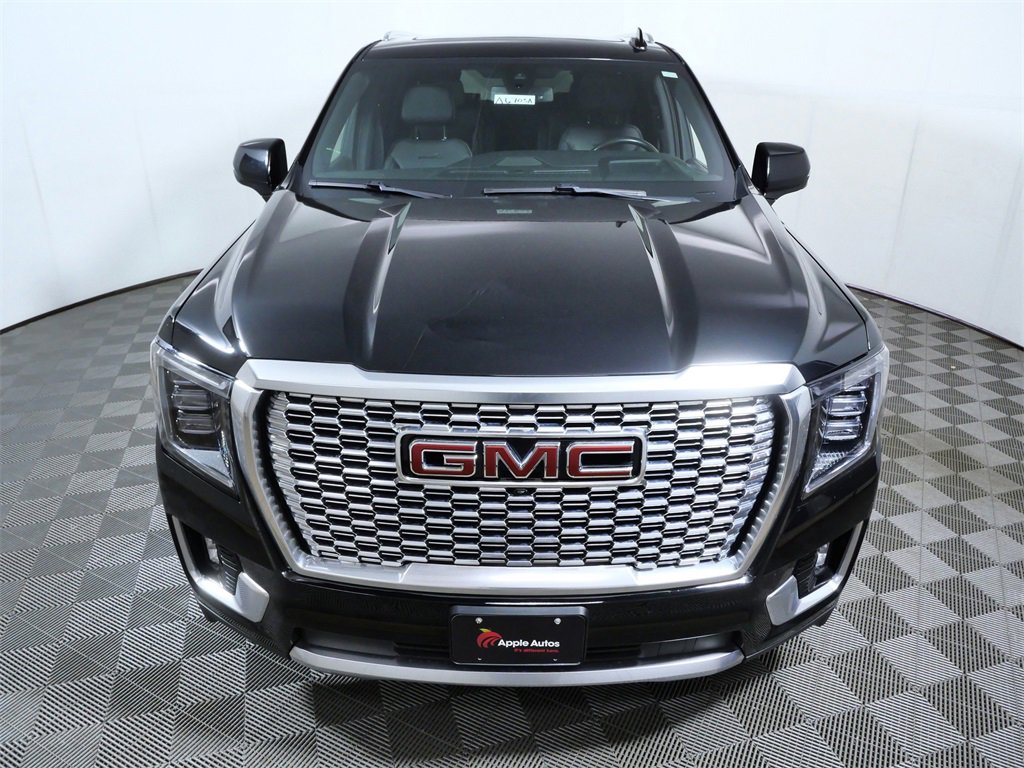 Used 2022 GMC Yukon XL Denali image 3