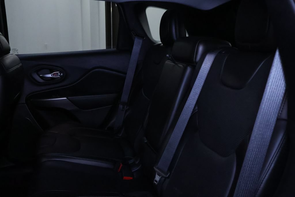 Used 2021 Jeep Cherokee Limited w/ Elite Package AWD/4WD image 17