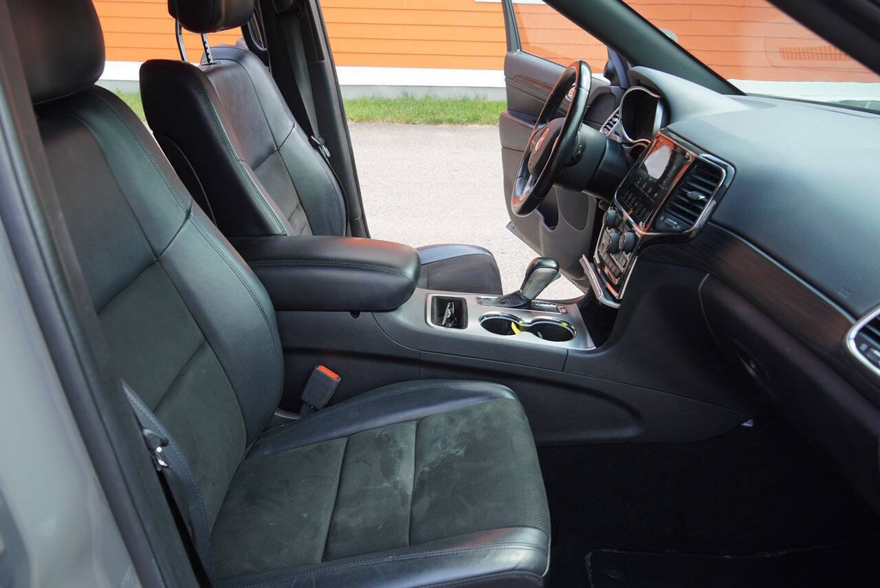 Used 2021 Jeep Grand Cherokee Laredo X AWD/4WD image 15