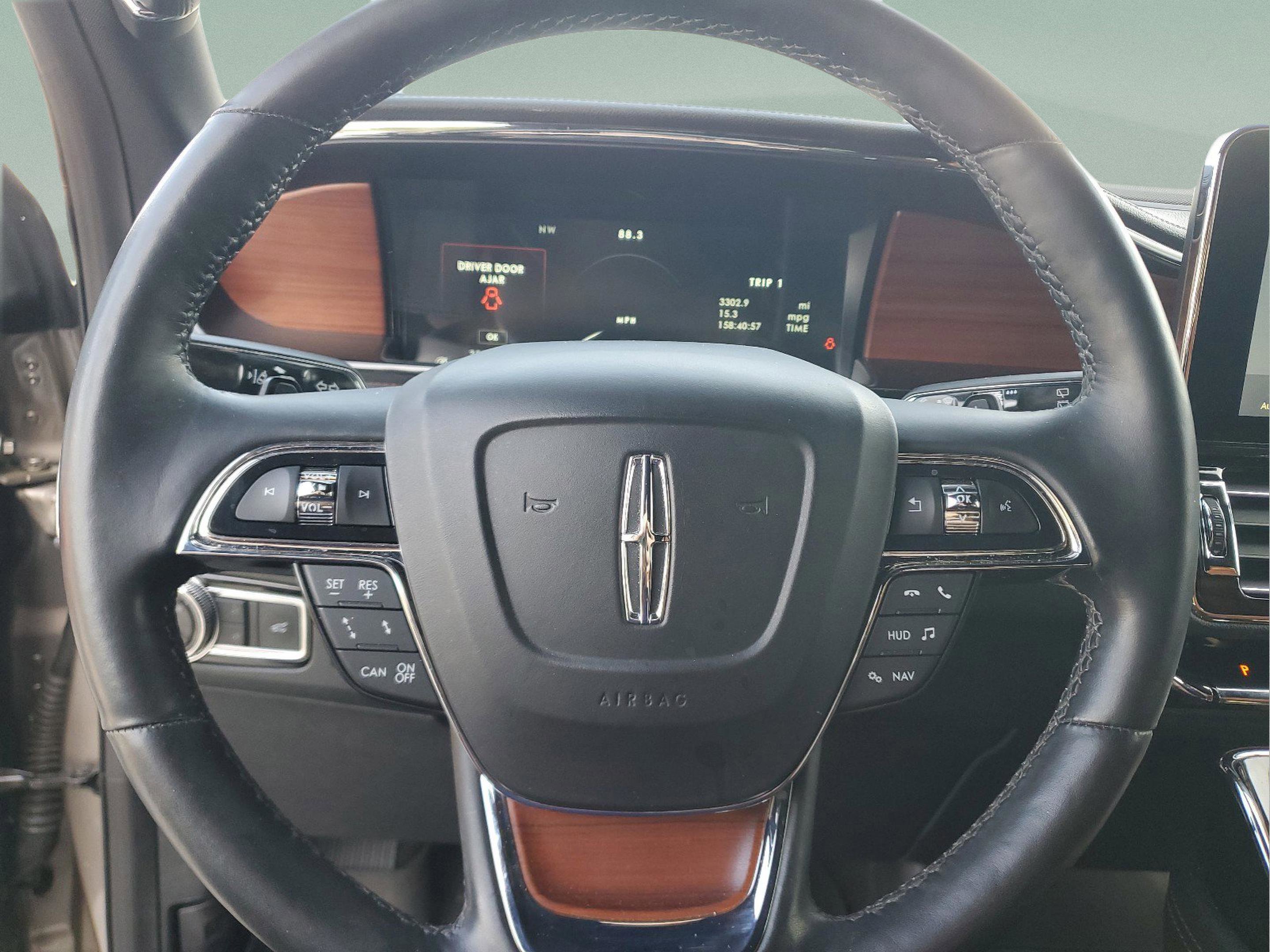 Used 2020 Lincoln Navigator Reserve w/ Luxury Package AWD/4WD image 17