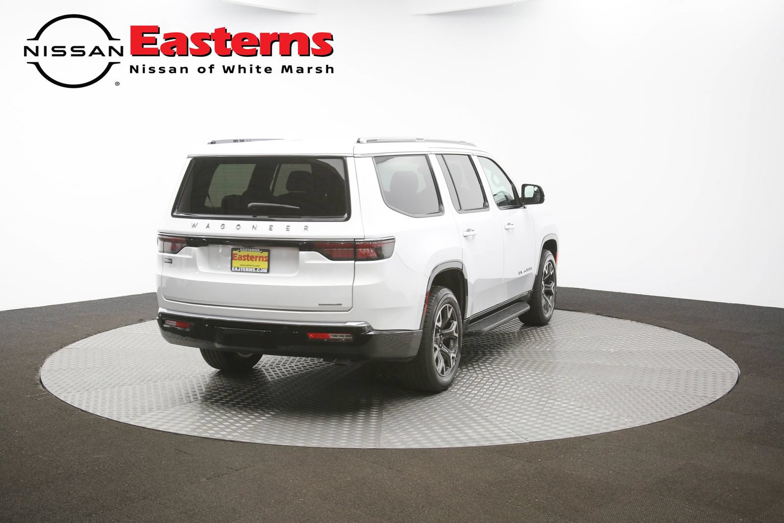 Used 2023 Jeep Wagoneer Series III w/ Preferred Equipment Group RWD image 38
