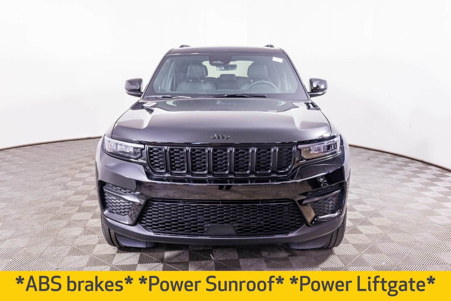 New 2025 Jeep Grand Cherokee Altitude image 6