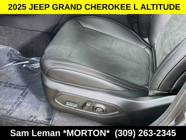 New 2025 Jeep Grand Cherokee L Altitude AWD/4WD image 18