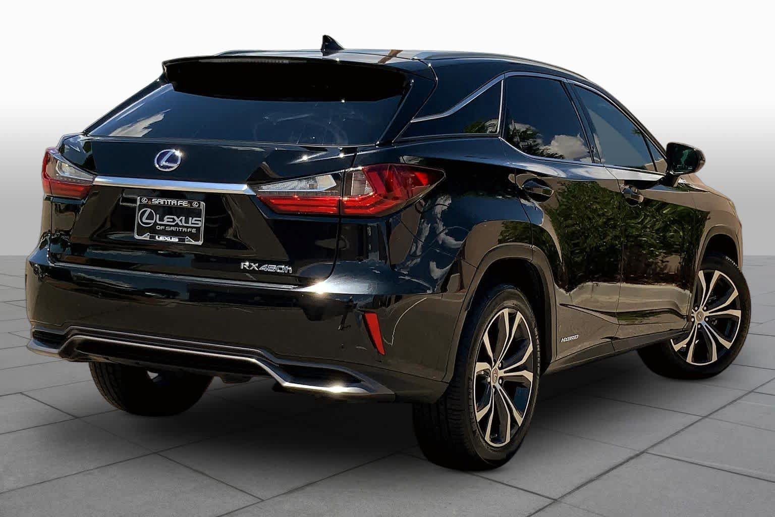 Used 2017 Lexus RX 450h AWD w/ Cold Weather Package image 12
